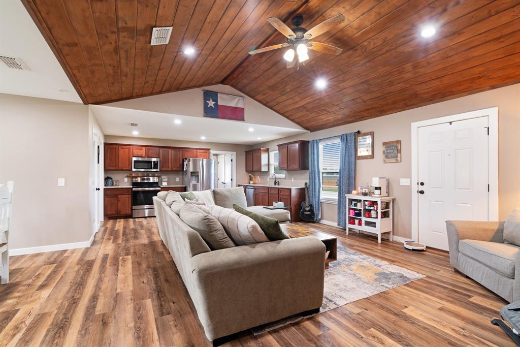 134 Private Road Paris, TX 75462 - Photo 3 of 19 a living room with furniture and kitchen view