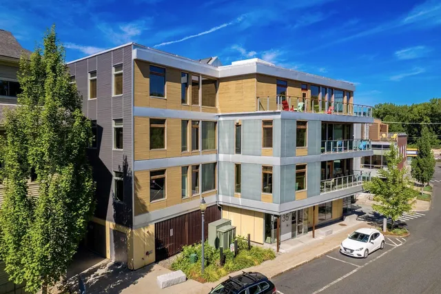 $799,000 | 35 Railroad Row, Unit C32, Hartford, VT 05001