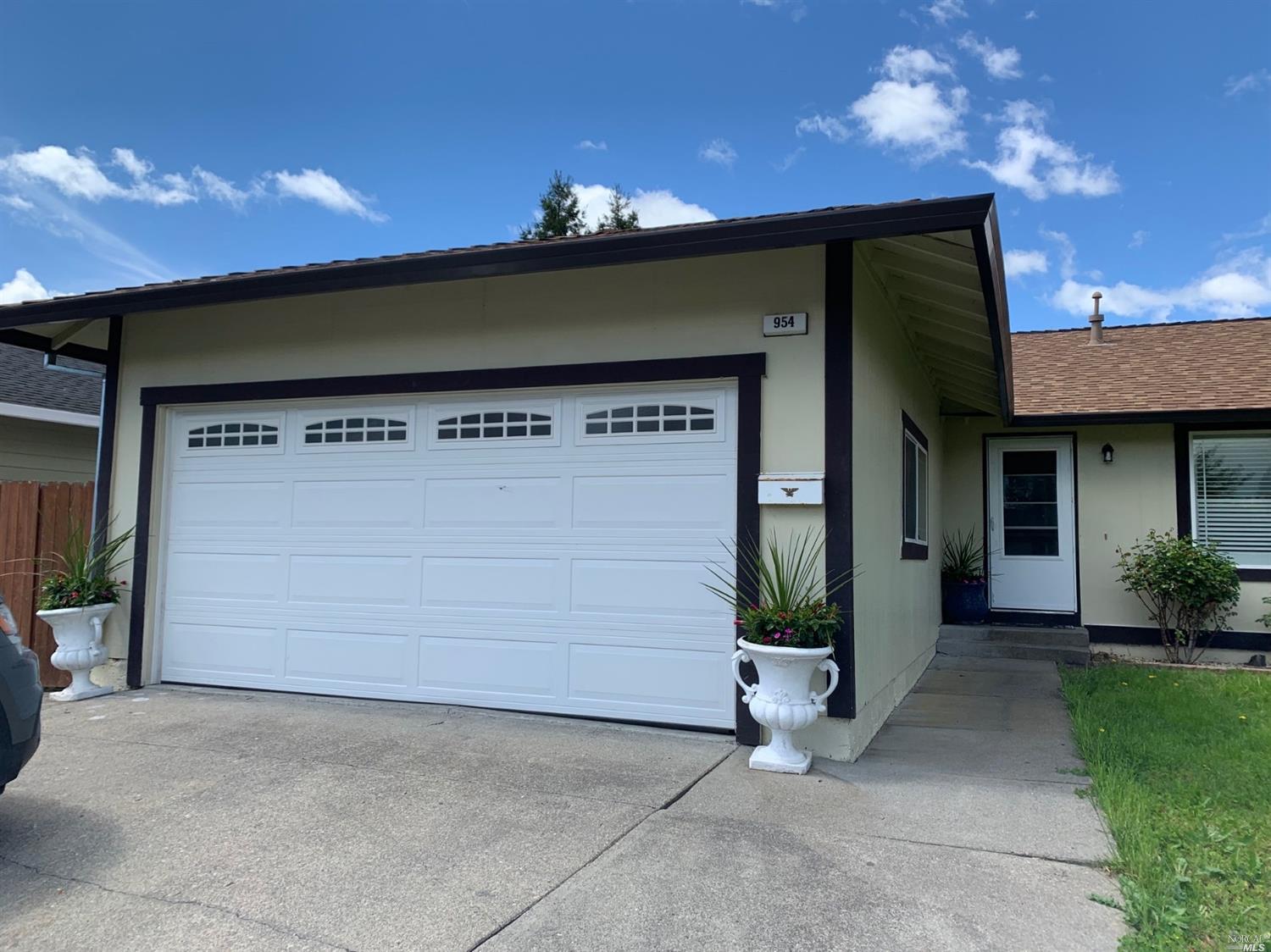 954 Emily Avenue Rohnert Park, CA 94928 - Photo 1 of 25