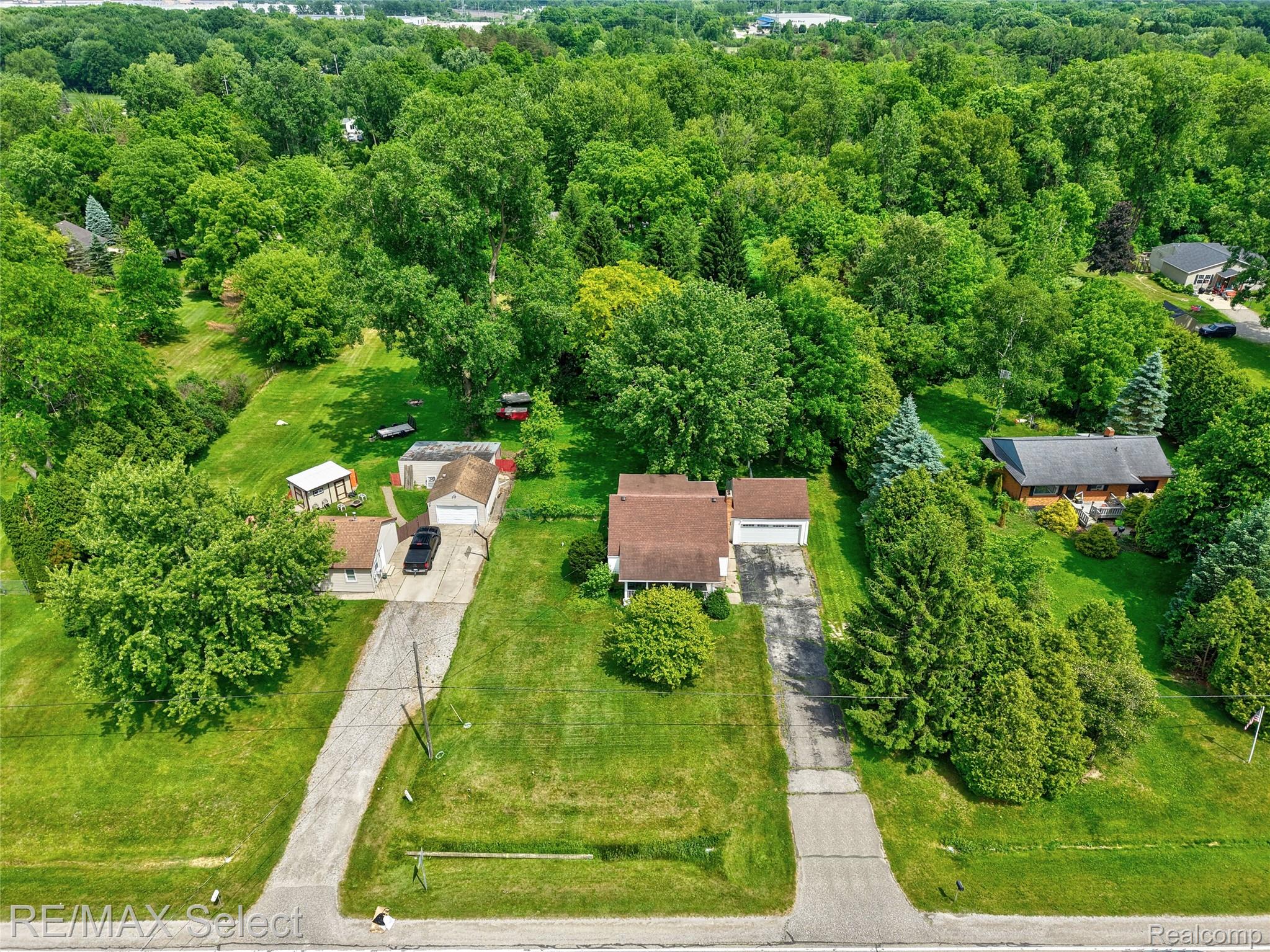 7173 Porter Road Grand Blanc, MI 48439 - Photo 7 of 35 7173 Porter Rd 12.jpg
