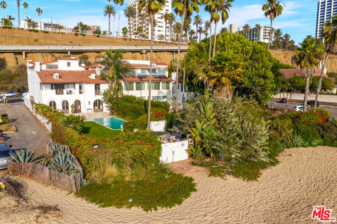 1020 Palisades Beach Road Santa Monica, CA 90403 - Photo 35 of 41 a view of swimming pool