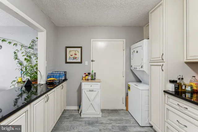 $474,999 | 1800 Old Meadow Road, Unit 1204, McLean, VA 22102