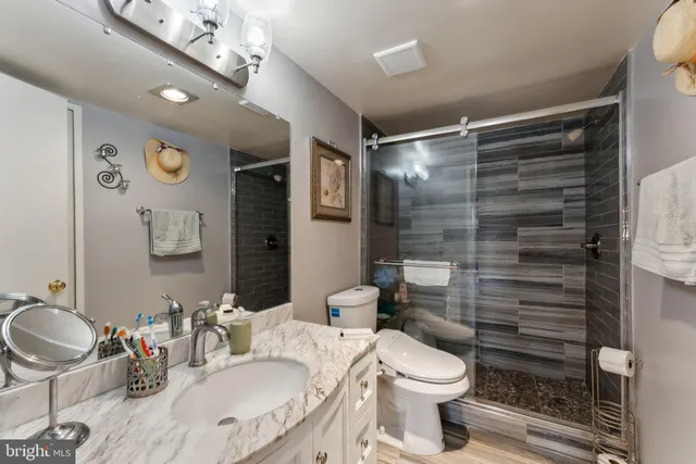 $474,999 | 1800 Old Meadow Road, Unit 1204, McLean, VA 22102