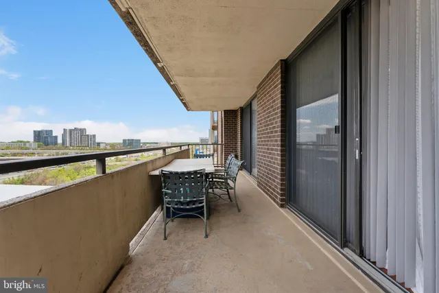 $474,999 | 1800 Old Meadow Road, Unit 1204, McLean, VA 22102