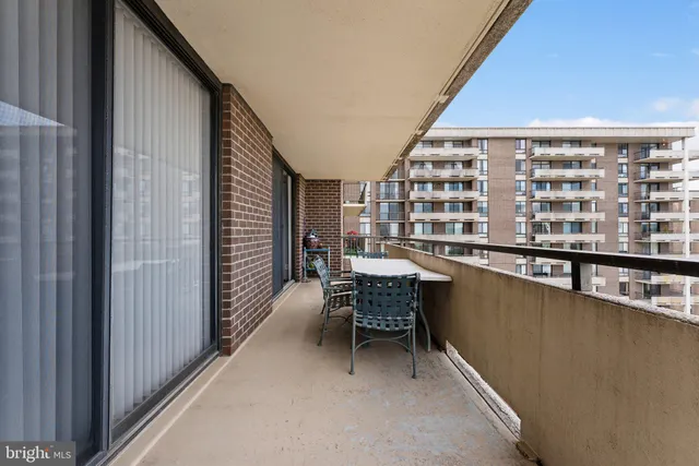 $474,999 | 1800 Old Meadow Road, Unit 1204, McLean, VA 22102