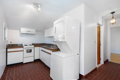 $2,300 | 789 Shirley Street, Unit 3, Winthrop, MA 02152
