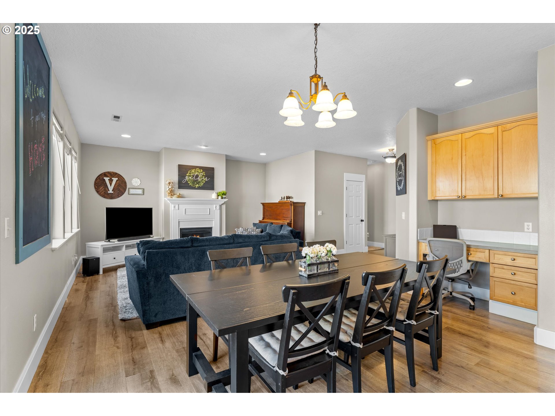 6475 Southeast 33rd Way Gresham, OR 97080 - Photo 17 of 47 a view of a dining room with furniture and wooden floor