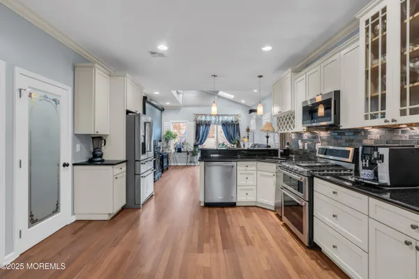 $999,999 | 97 Navesink Avenue, Highlands, NJ 07732