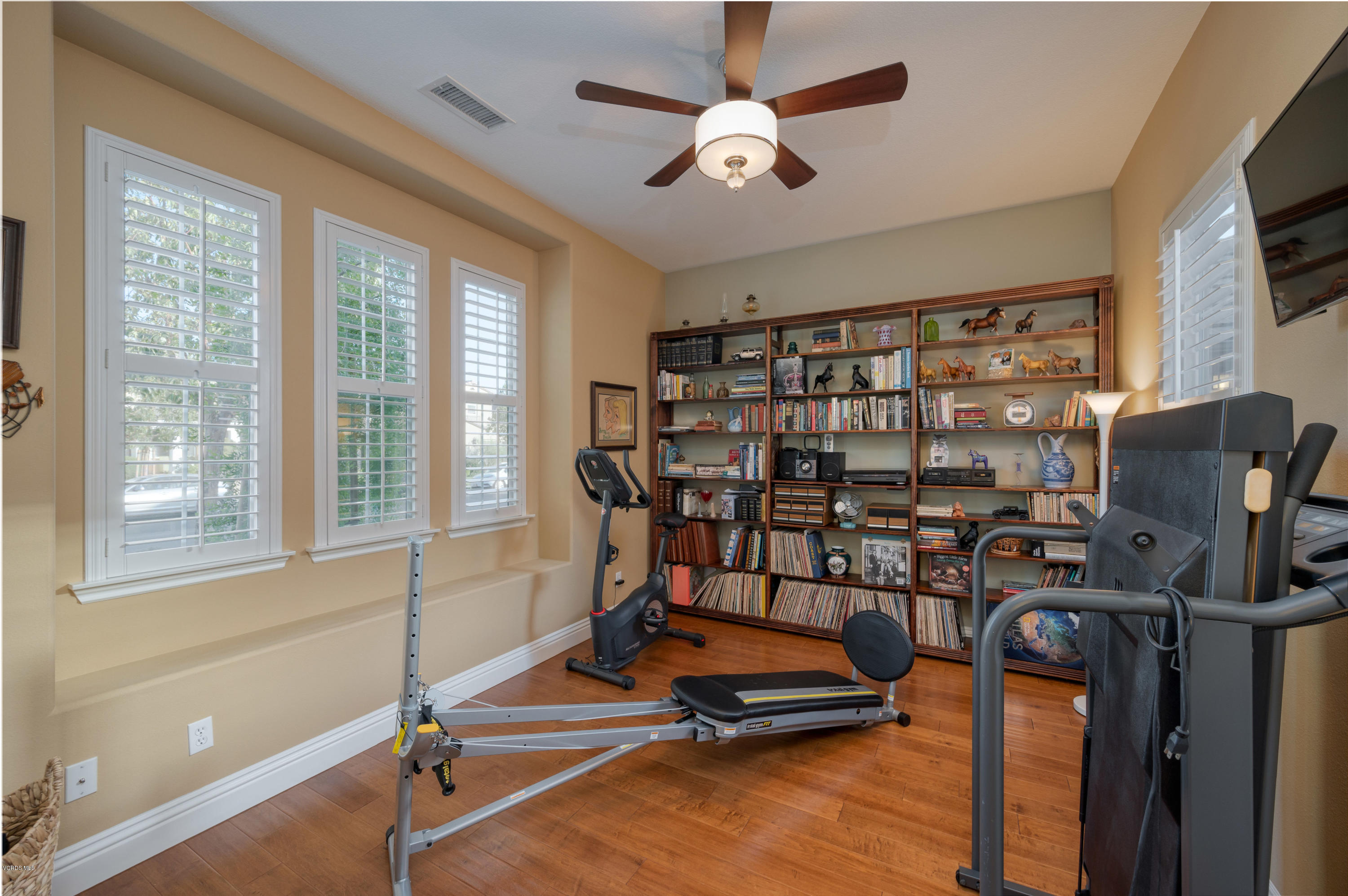 6945 Shadow Wood Drive Moorpark, CA 93021 - Photo 32 of 42 a view of a room with gym equipment