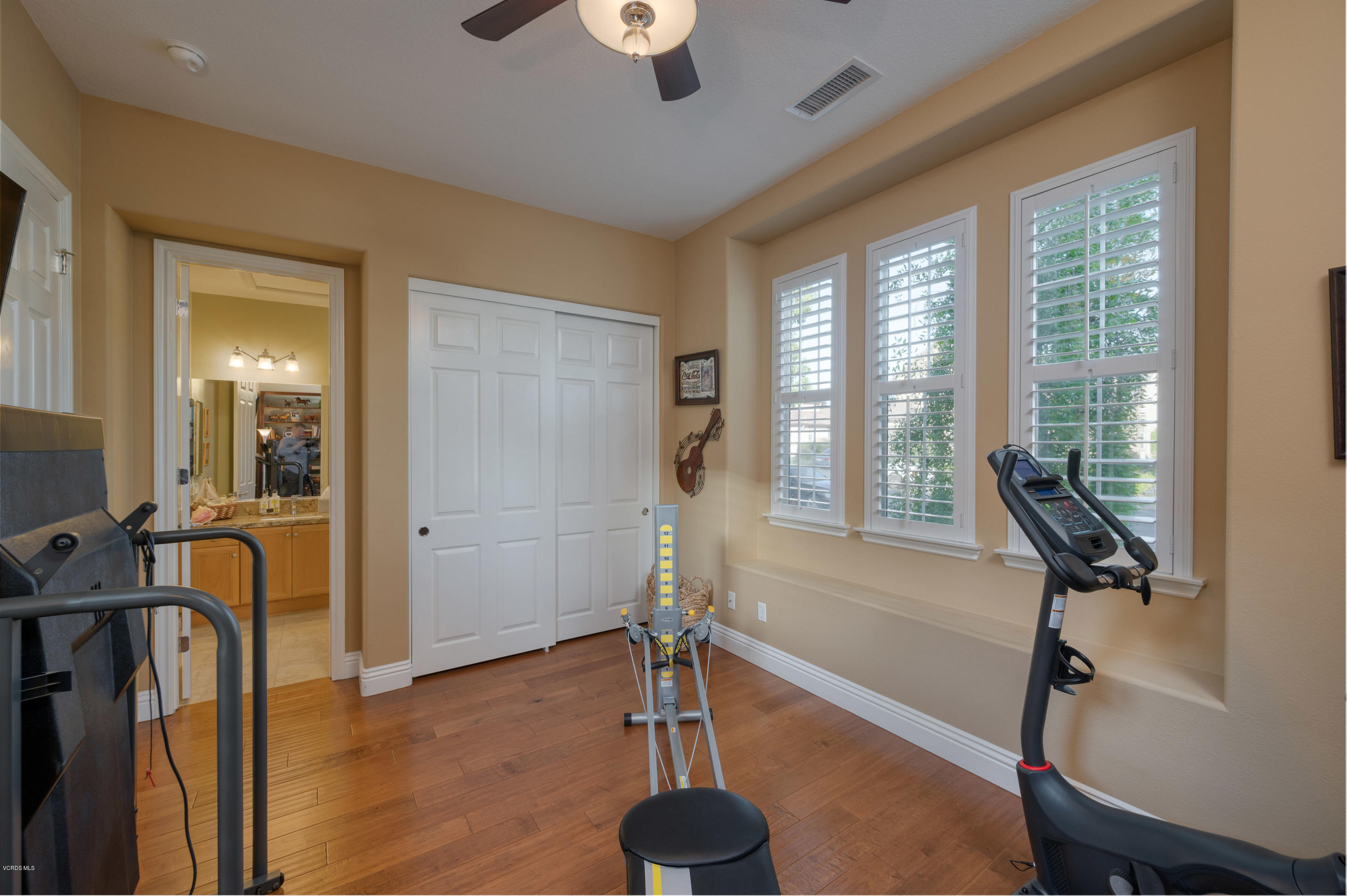 6945 Shadow Wood Drive Moorpark, CA 93021 - Photo 33 of 42 a view of a room with gym equipment