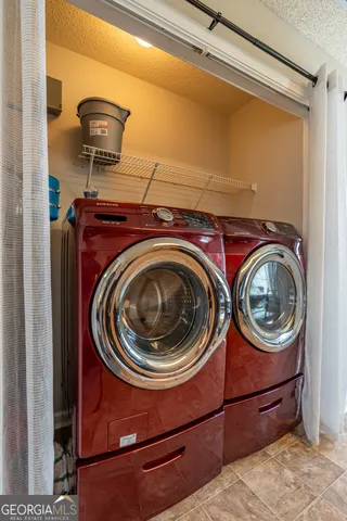 a close up of a washer and dryer
