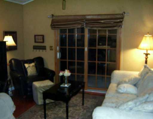 230 Decatur Drive Butler, PA 16002 - Photo 6 of 8 Living Room.