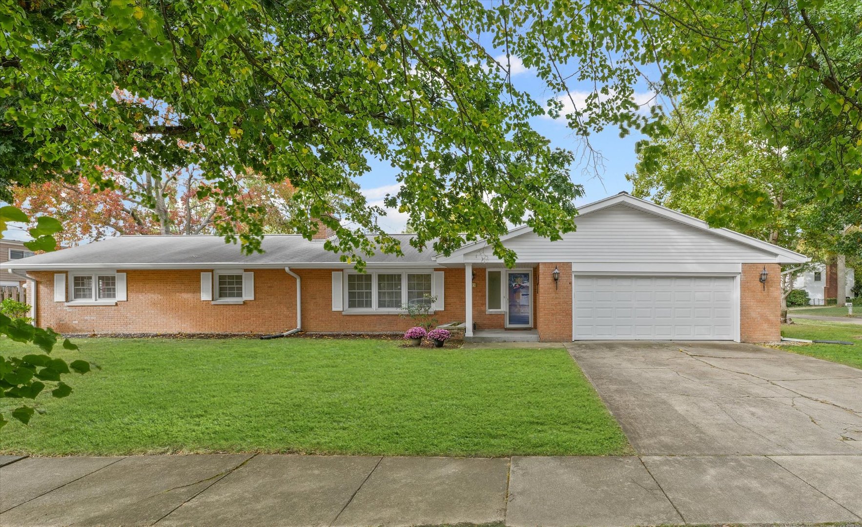 1725 Lincoln Road Champaign, IL 61821 - Photo 1 of 39 Gallery Image 1