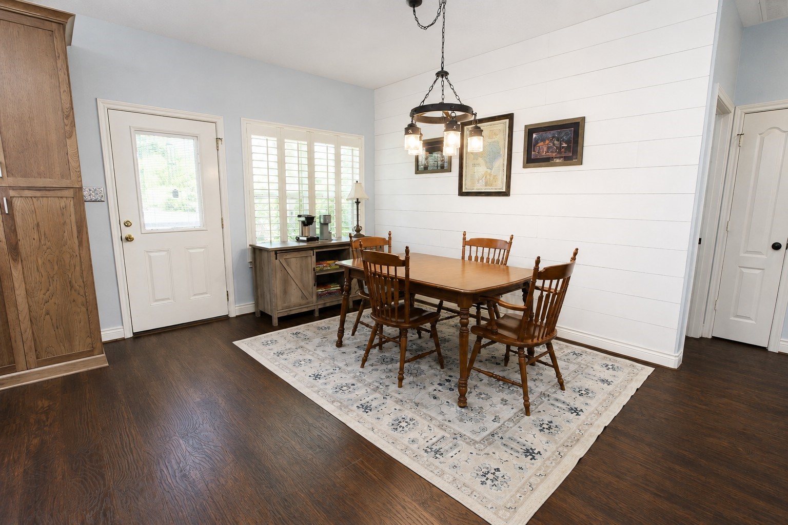 7502 Lewis Lane Manvel, TX 77578 - Photo 17 of 50 The dining room has pretty windows looking out to the pretty back yard.