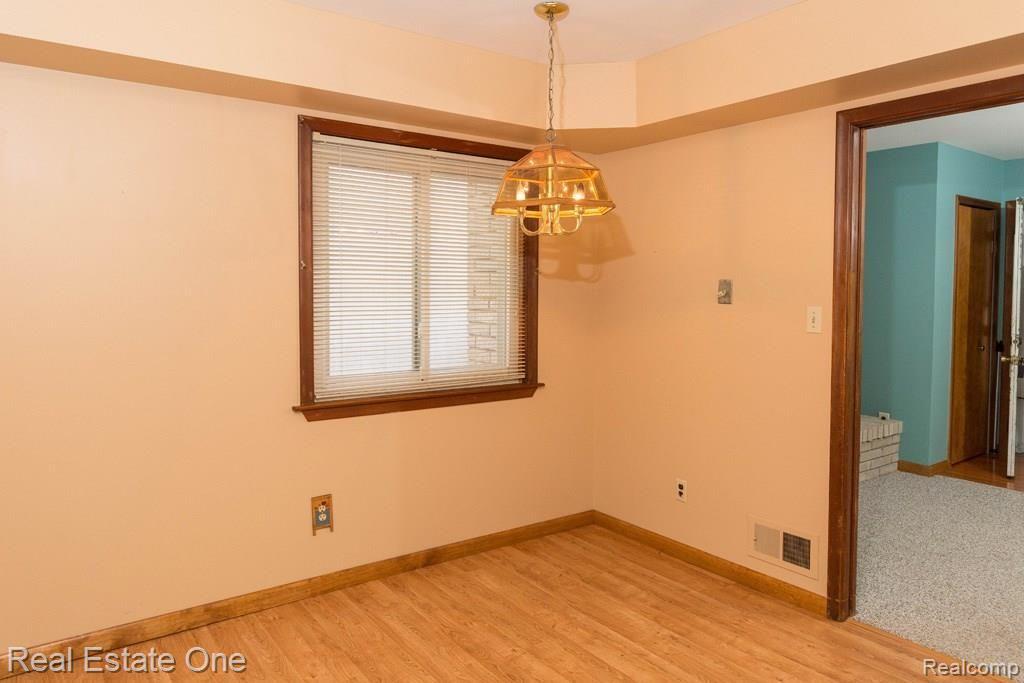 5080 Warmbriar Road White Lake, MI 48383 - Photo 10 of 26 5080WarmbriarRd-10.jpg
