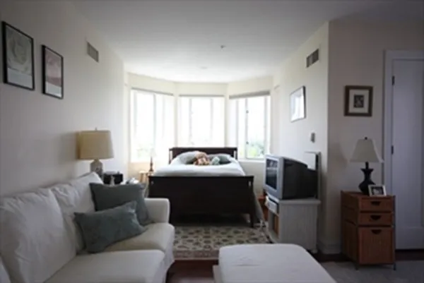 $6,250 | 20 Chapel Street, Unit C1007, Brookline, MA 02446