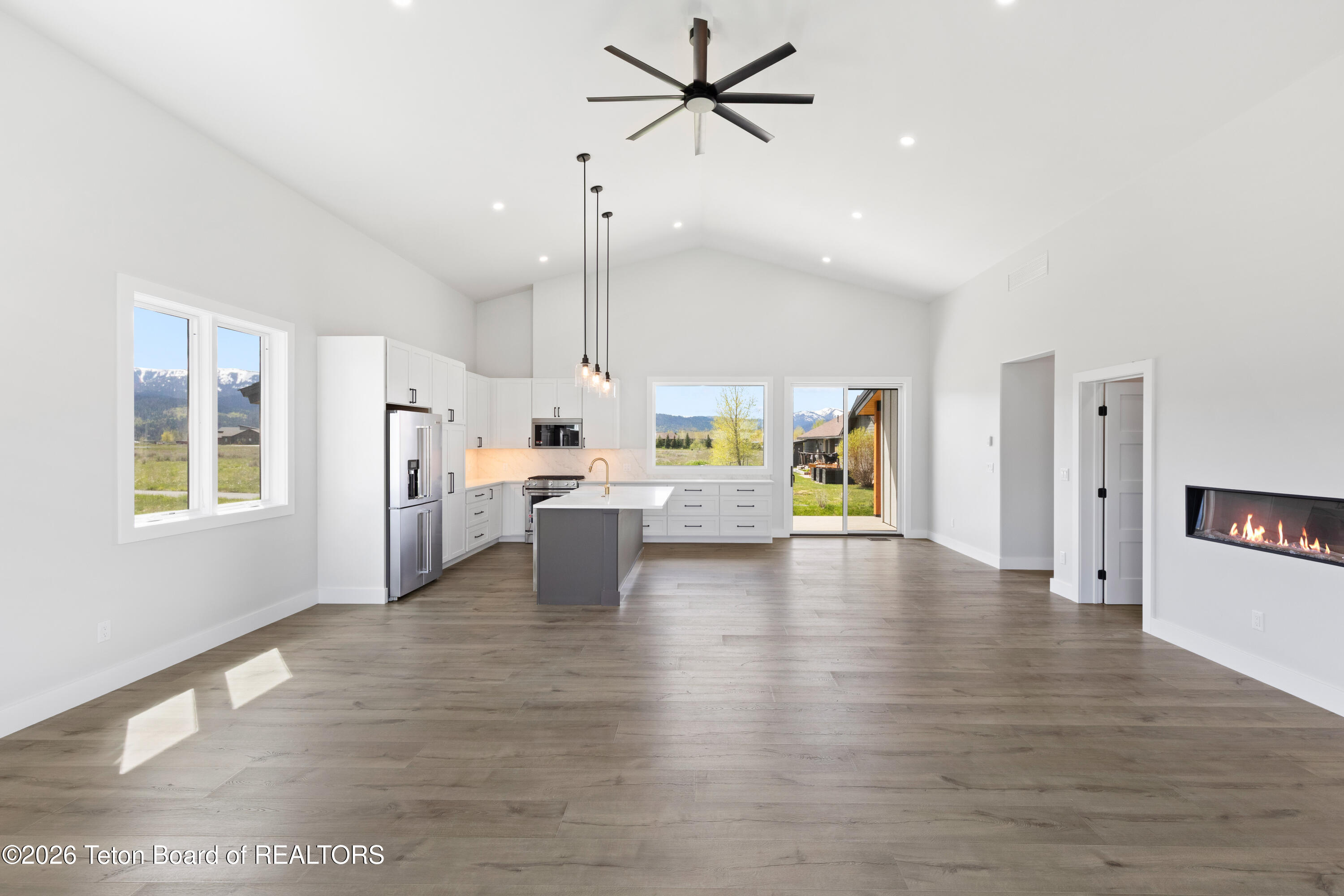 85 Columbine Street Alpine, WY 83128 - Photo 17 of 49 Living Area 6