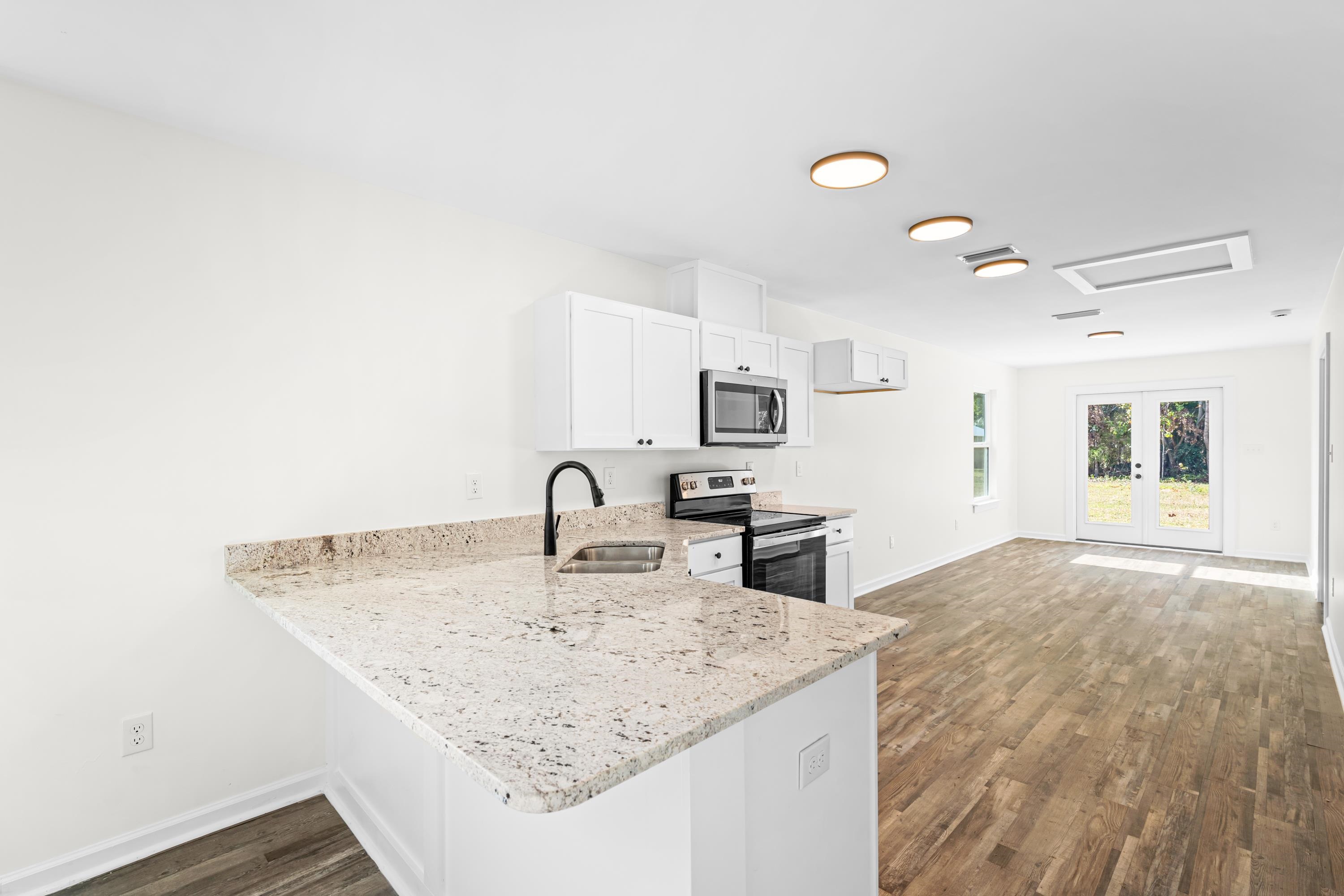 22755 Racine Street Robertsdale, AL 36567 - Photo 8 of 20 breakfast bar