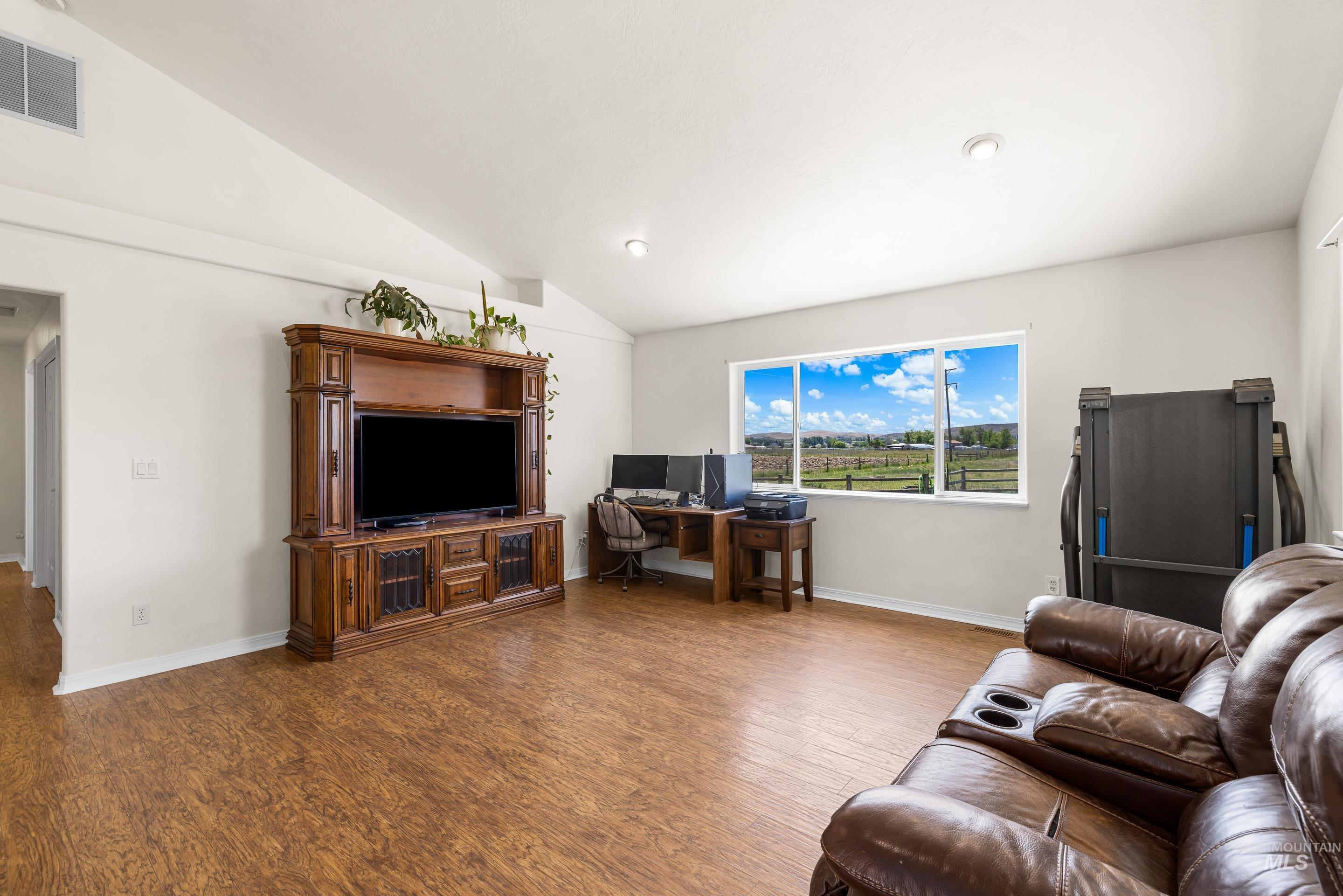 1415 Morehouse Road Emmett, ID 83617 - Photo 5 of 44