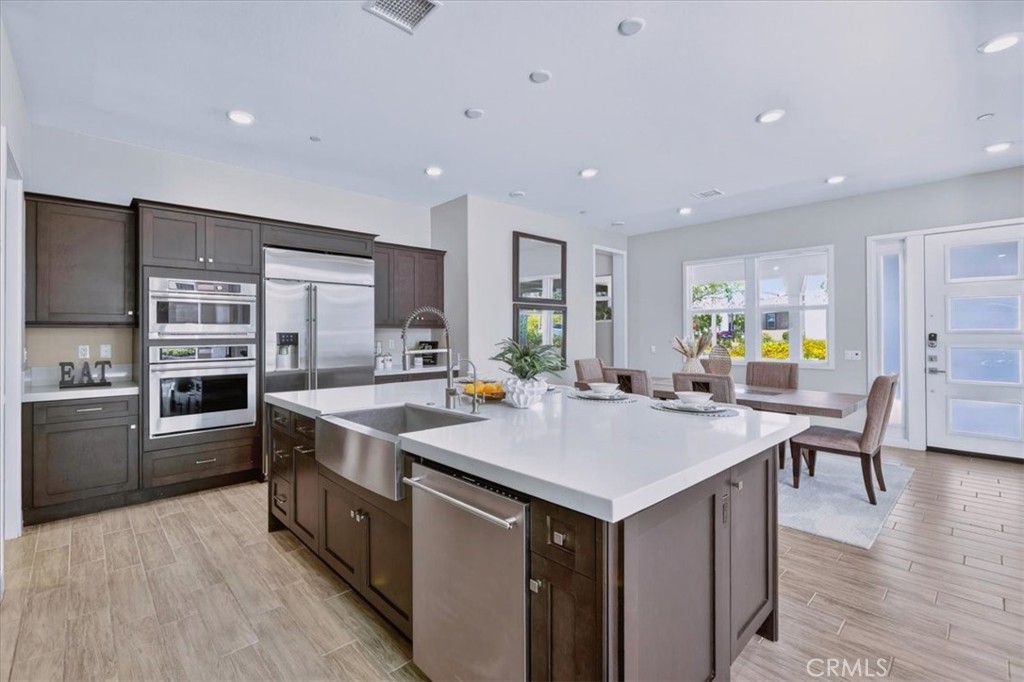 168 Crossover Irvine, CA 92618 - Photo 16 of 70