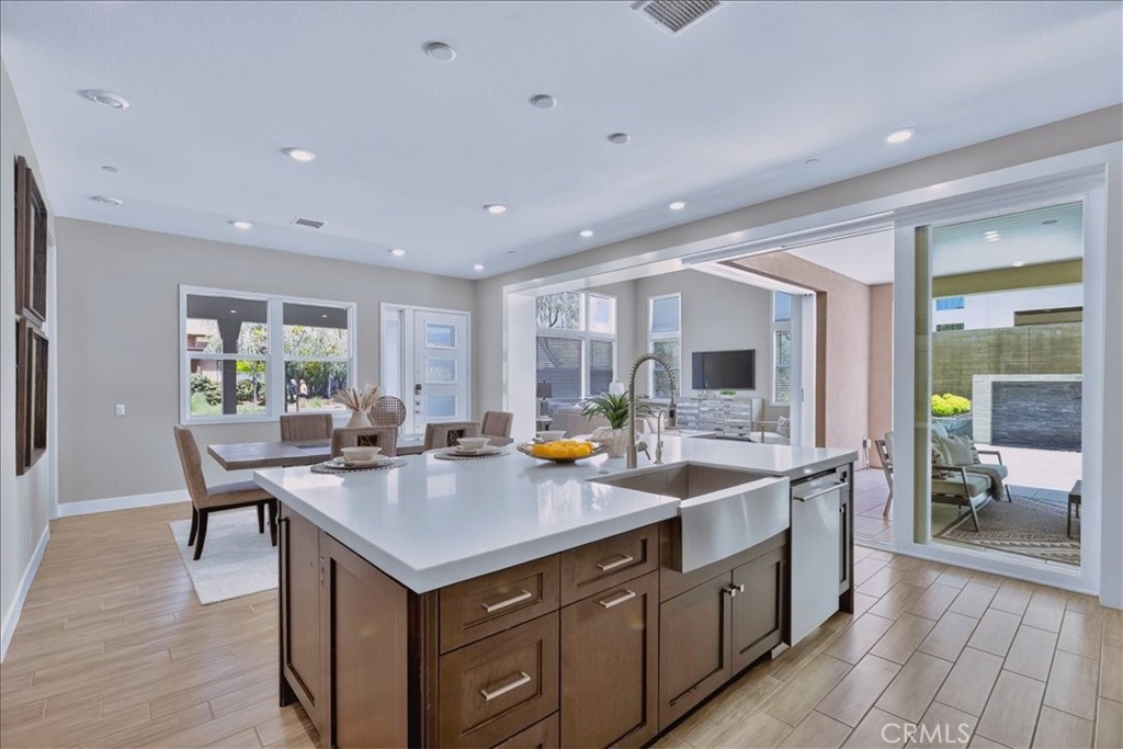 168 Crossover Irvine, CA 92618 - Photo 19 of 70