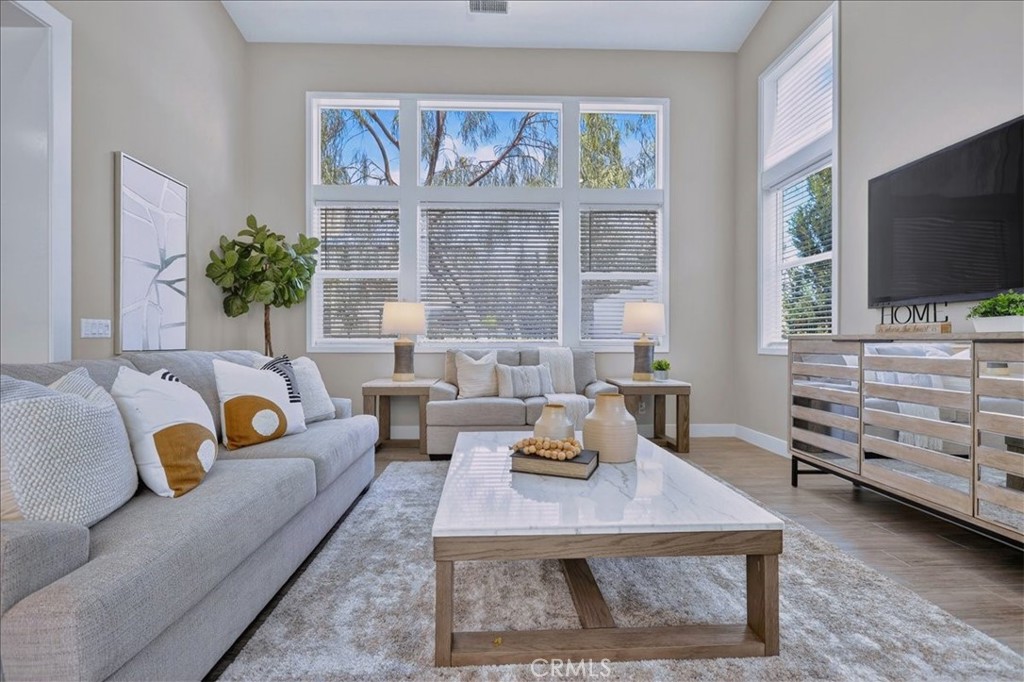 168 Crossover Irvine, CA 92618 - Photo 7 of 70