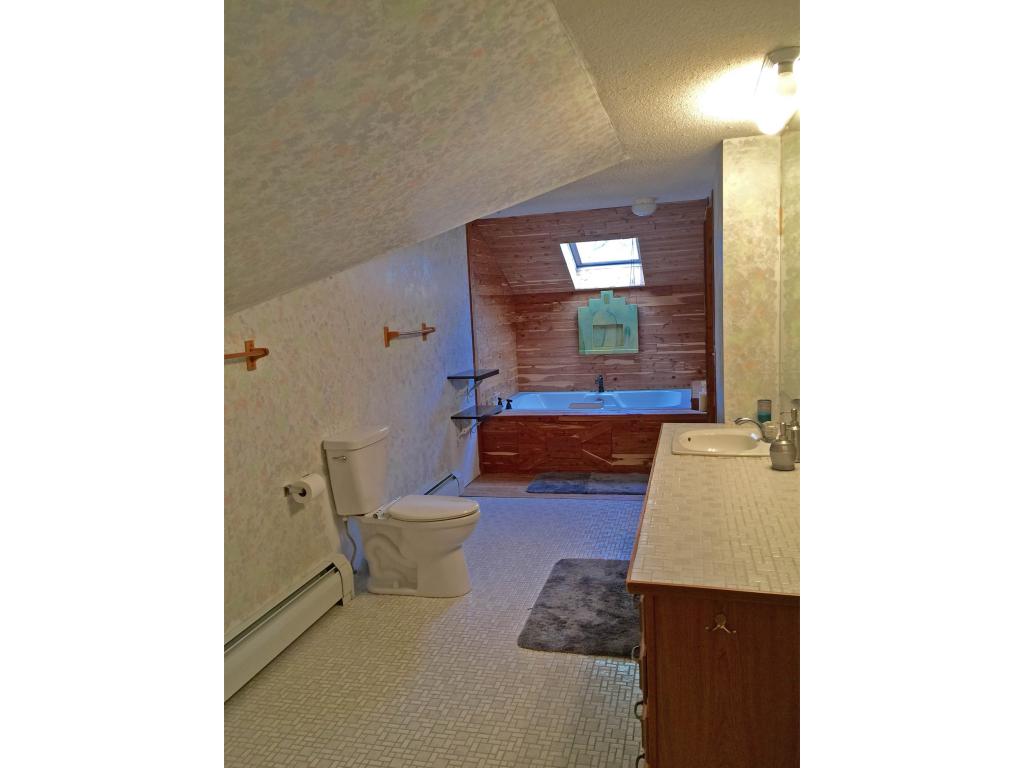 766 Meadowbrook Road Brattleboro, VT 05301 - Photo 17 of 34 Gallery Image 17