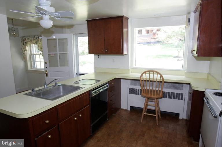7347 Brightside Road Baltimore, MD 21212 - Photo 2 of 17 Kitchen