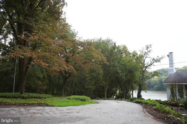 7347 Brightside Road Baltimore, MD 21212 - Photo 15 of 17 circular driveway