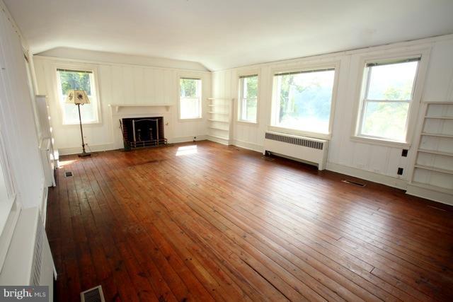 7347 Brightside Road Baltimore, MD 21212 - Photo 7 of 17 Living Room
