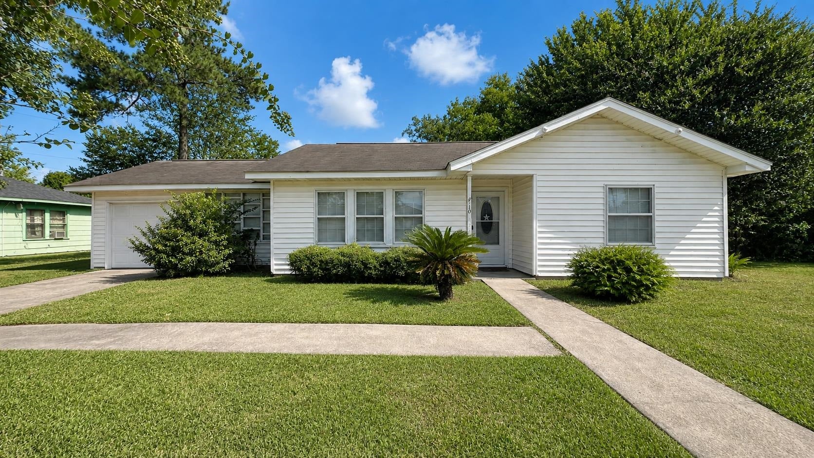 10 Byron Road Orange, TX 77630 - Photo 2 of 21 Gallery Image 2