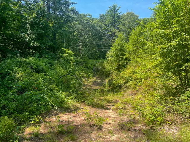 $95,000 | 105 Meadow Road, Raymond, ME 04071