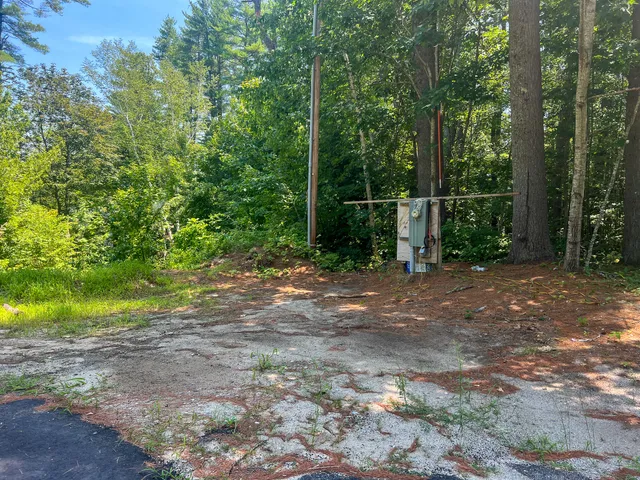 $95,000 | 105 Meadow Road, Raymond, ME 04071