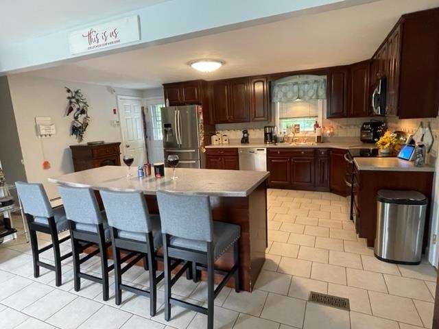 110 Nottingham Road Raymond, NH 03077 - Photo 3 of 27