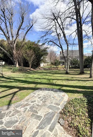 $4,300 | 3125 North Nottingham Street, Arlington, VA 22207