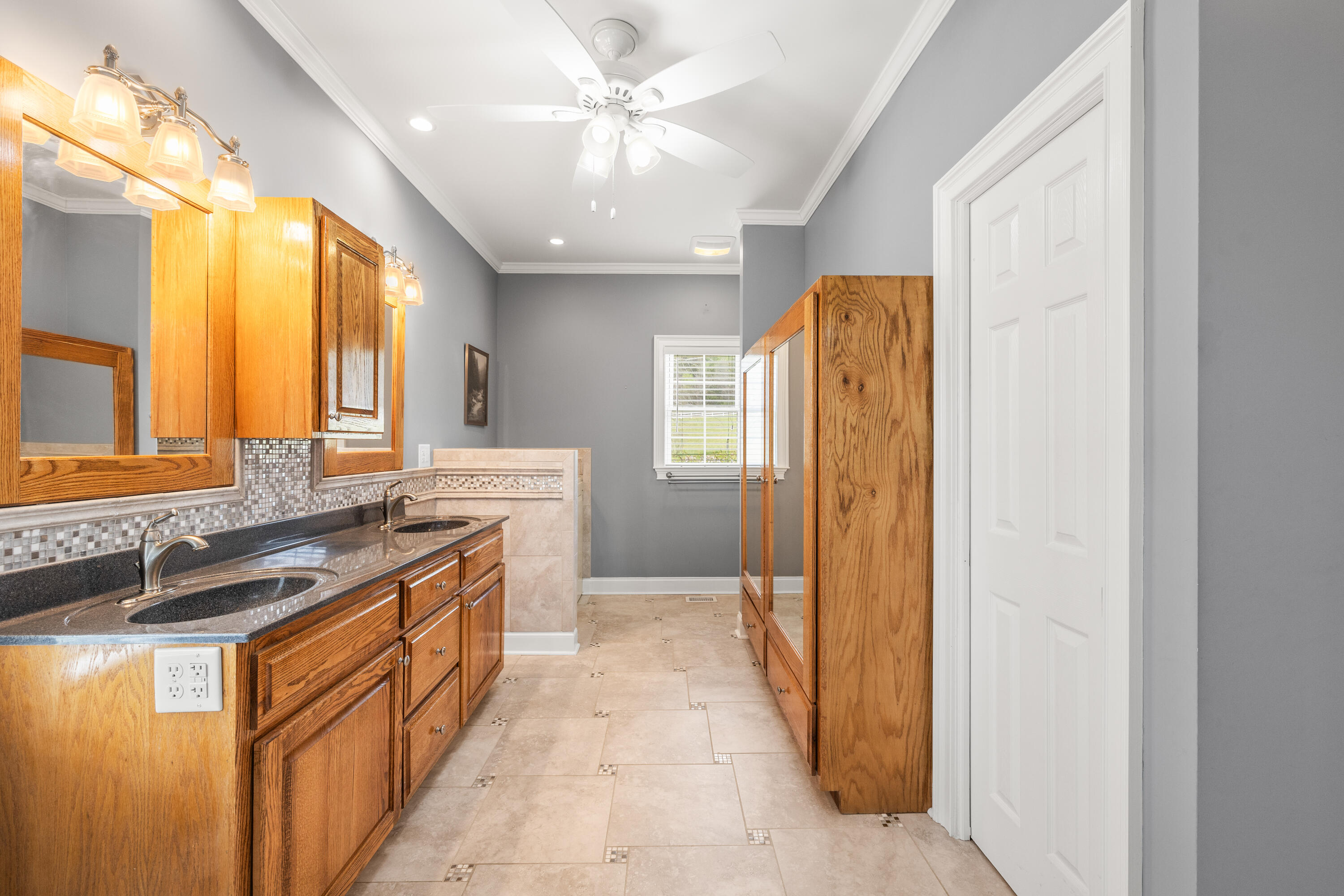 1597 Back Berryton Road Summerville, GA 30747 - Photo 27 of 51 Primary Bathroom