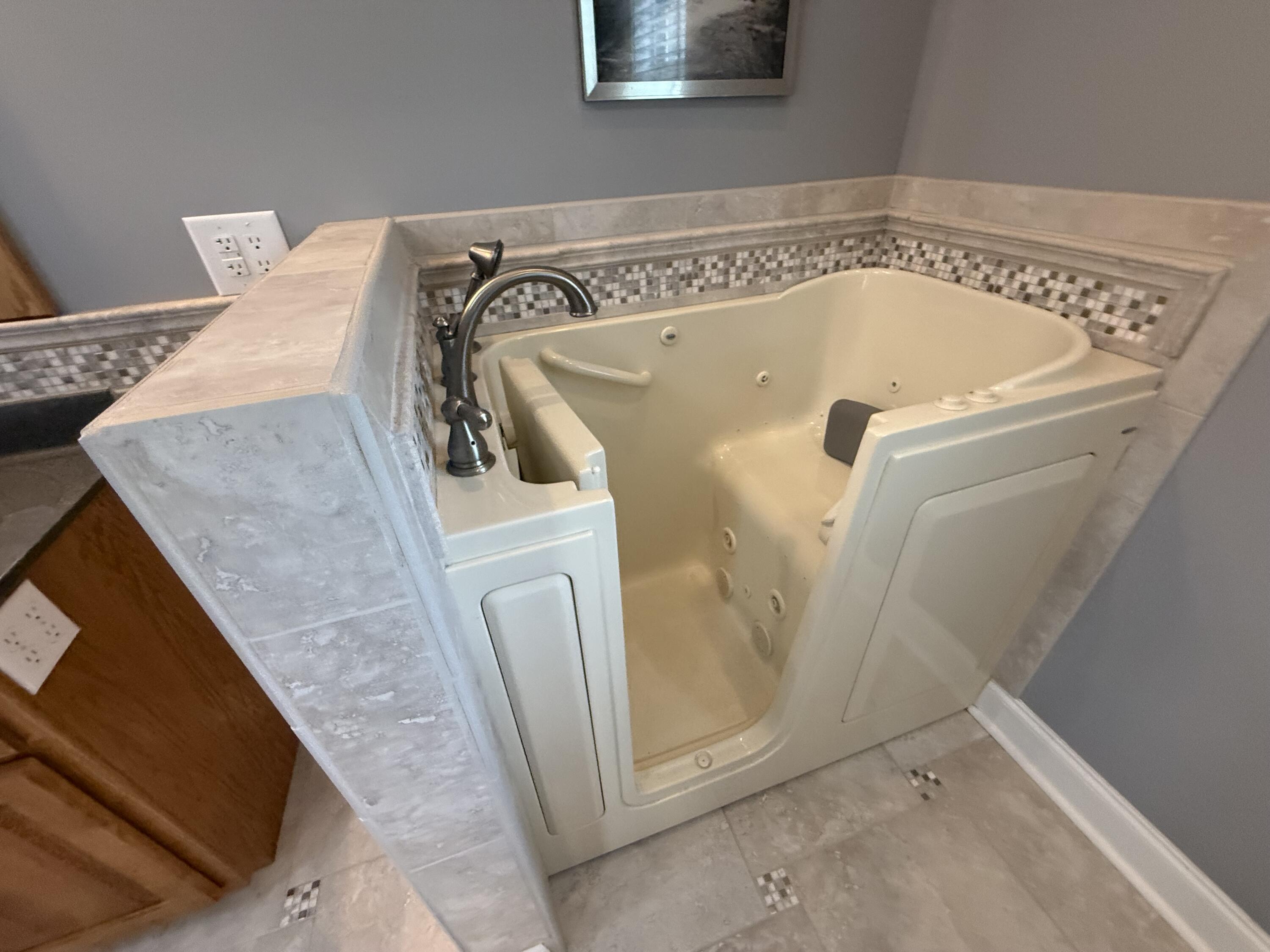 1597 Back Berryton Road Summerville, GA 30747 - Photo 28 of 51 Walk-in deep soak tub