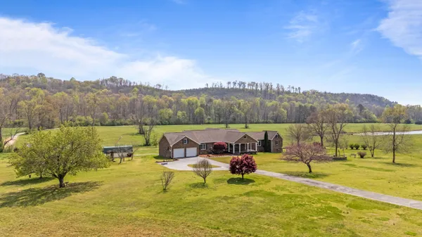 $699,900 | 1597 Back Berryton Road, Summerville, GA 30747