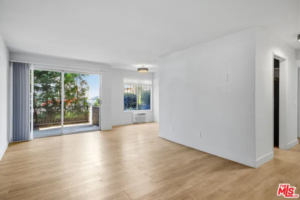 $3,345 | 1352 South Carmelina Avenue, Unit 101, Los Angeles, CA 90025