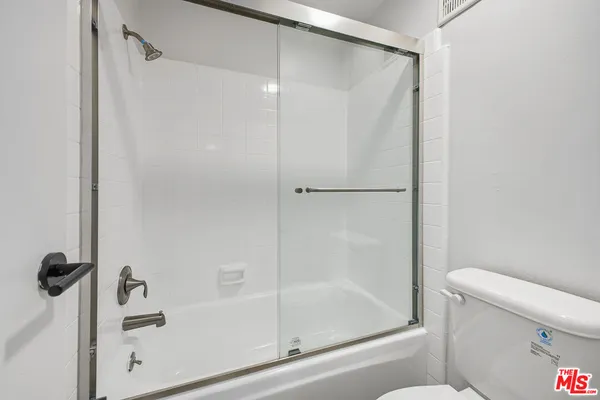 $3,345 | 1352 South Carmelina Avenue, Unit 101, Los Angeles, CA 90025