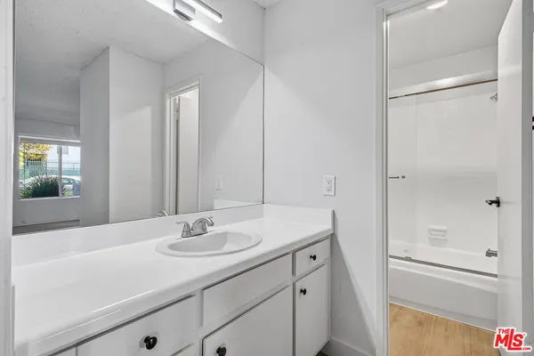 $3,345 | 1352 South Carmelina Avenue, Unit 101, Los Angeles, CA 90025