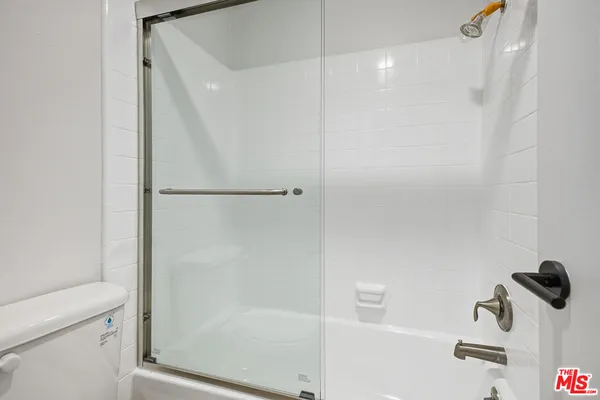 $3,345 | 1352 South Carmelina Avenue, Unit 101, Los Angeles, CA 90025