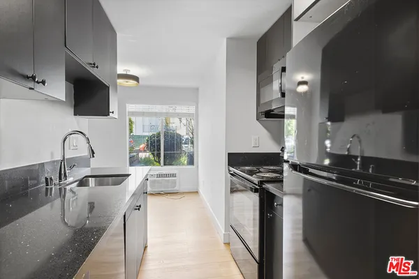 $3,345 | 1352 South Carmelina Avenue, Unit 101, Los Angeles, CA 90025