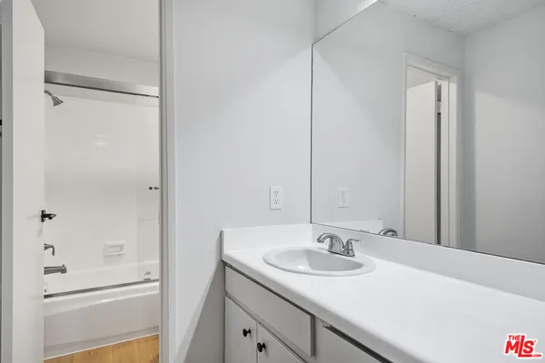 $3,345 | 1352 South Carmelina Avenue, Unit 101, Los Angeles, CA 90025