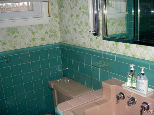 1641 Stanford Road Bethlehem, PA 18018 - Photo 6 of 8 Gallery Image 6