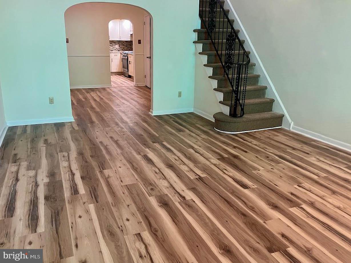 543 North Simpson Street Philadelphia, PA 19151 - Photo 2 of 11 Spacious entry with elegant flooring.
