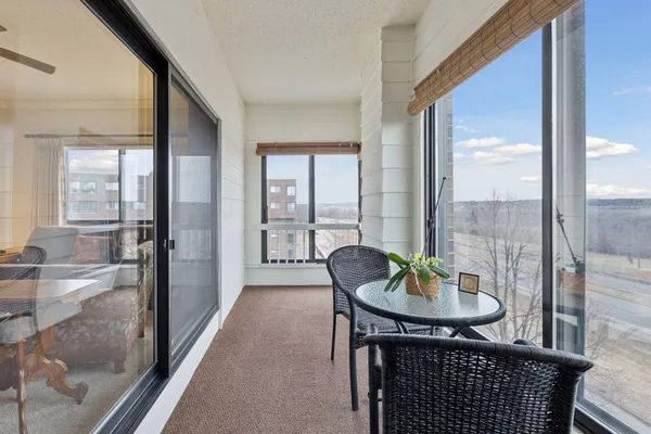 $229,000 | 2275 Youngman Avenue West, Unit 410W, St. Paul, MN 55116