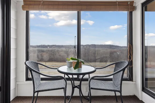 $229,000 | 2275 Youngman Avenue West, Unit 410W, St. Paul, MN 55116