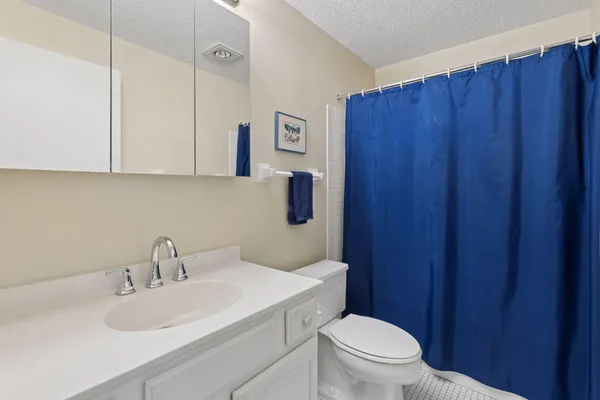 $229,000 | 2275 Youngman Avenue West, Unit 410W, St. Paul, MN 55116