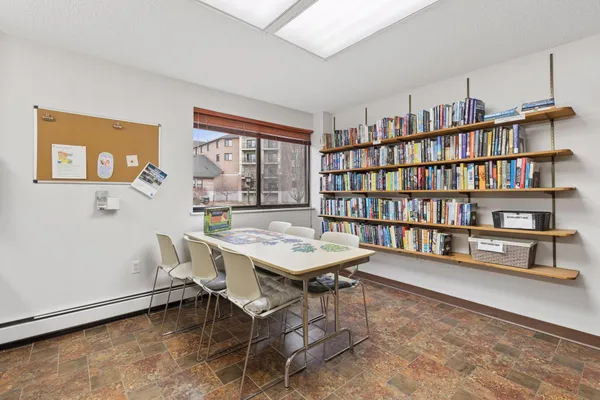 $229,000 | 2275 Youngman Avenue West, Unit 410W, St. Paul, MN 55116